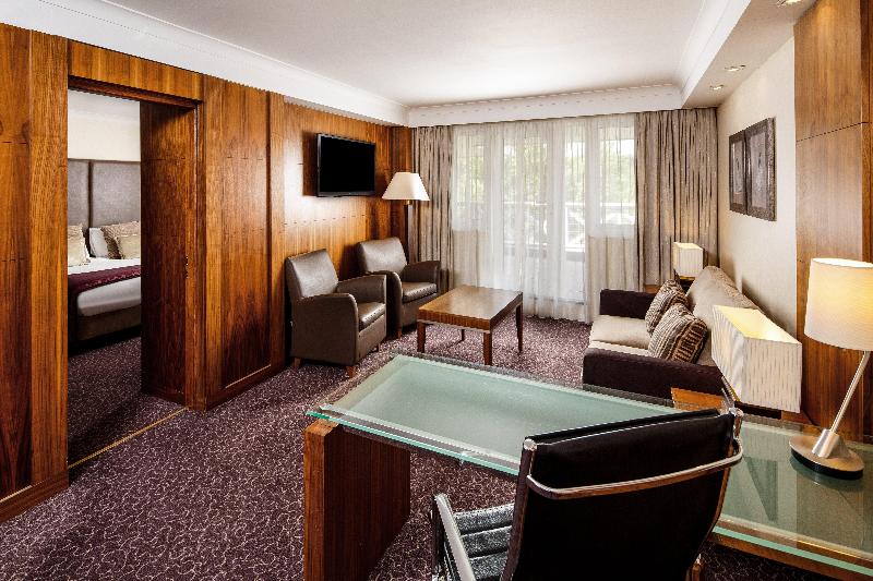 VILLAGE HOTEL READING - Oda