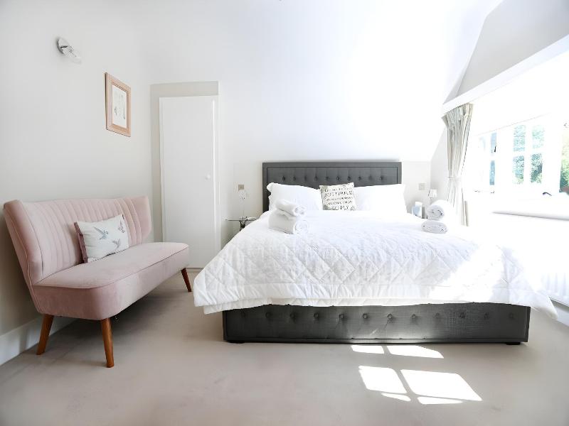 Hurtwood Hotel Bed & Breakfast - Oda