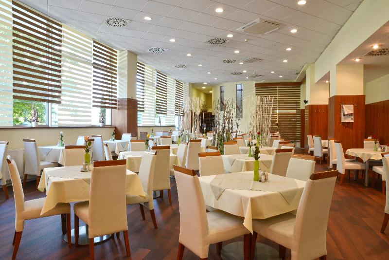 Avanti Hotel - Restoran