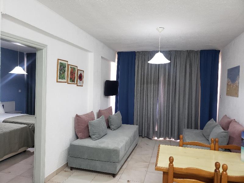 Napa Prince Hotel Apartments - Oda