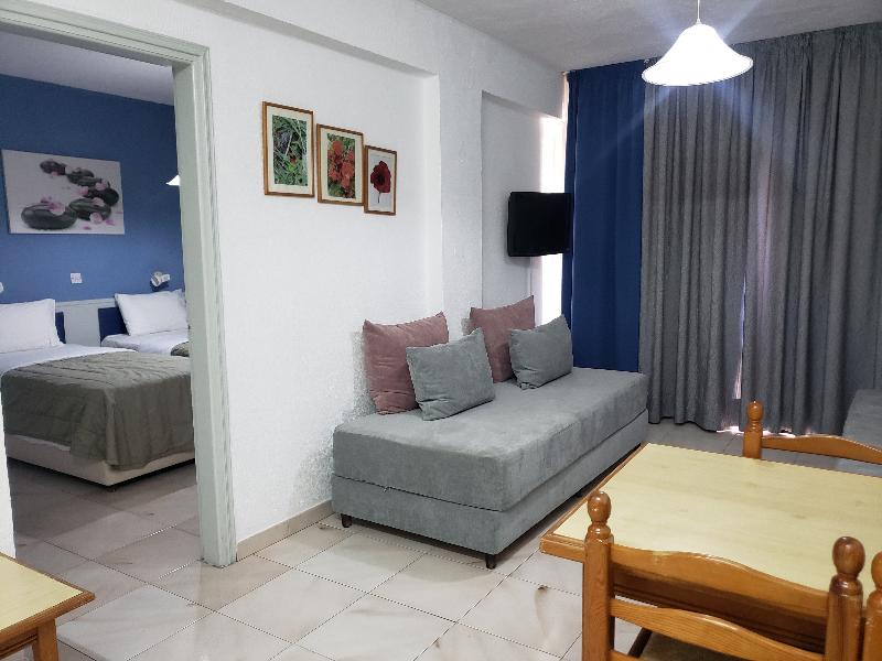 Napa Prince Hotel Apartments - Oda