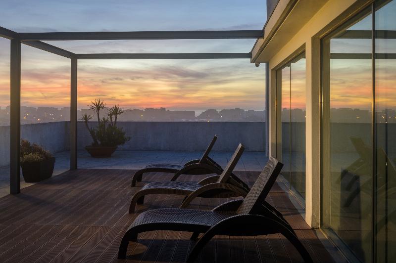 Torre Mar Hotel - Teras