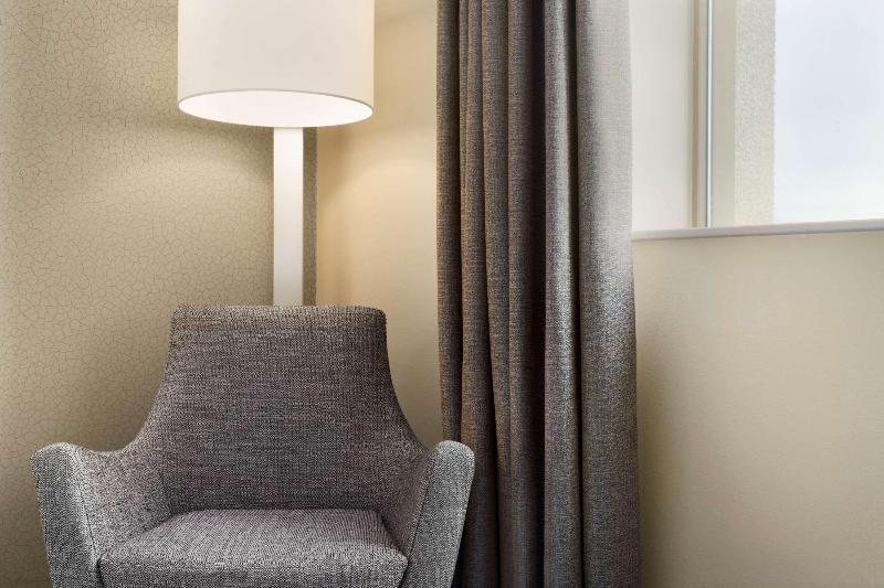 Ramada Hotel & Suites by Wyndham Coventry - Oda