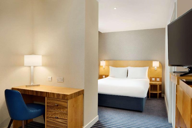 Ramada Hotel & Suites by Wyndham Coventry - Oda