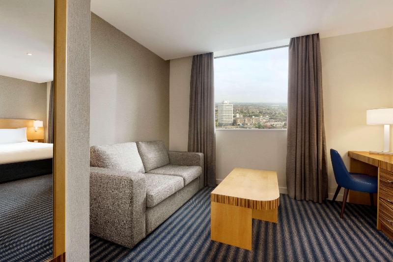Ramada Hotel & Suites by Wyndham Coventry - Oda