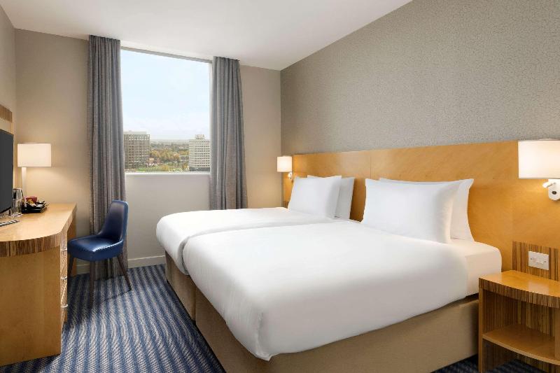 Ramada Hotel & Suites by Wyndham Coventry - Oda