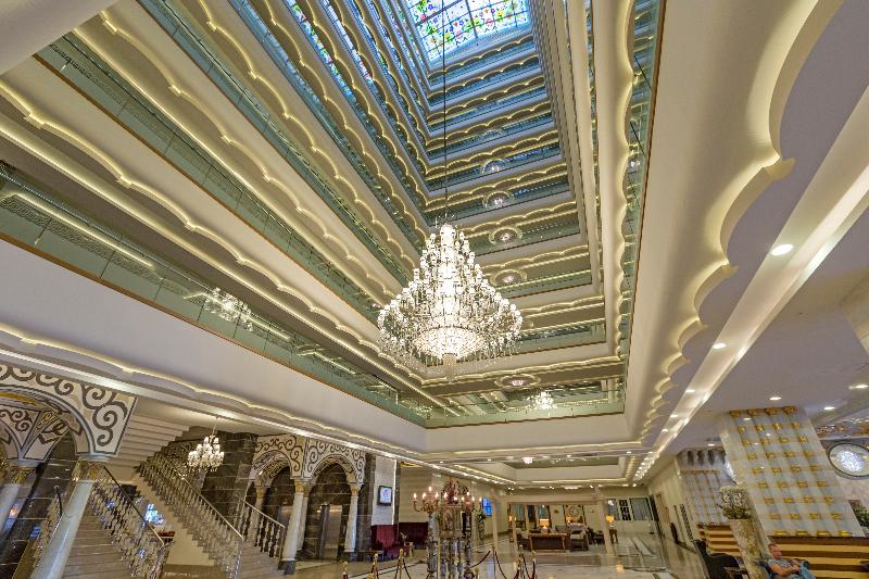Royal Holiday Palace - Lobi
