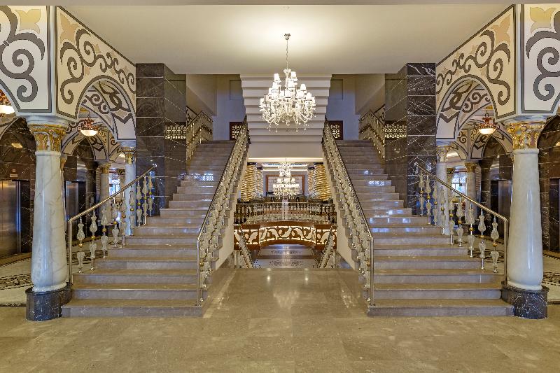 Royal Holiday Palace - Lobi