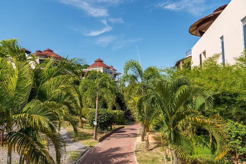 Sunset Hill Resort - Genel