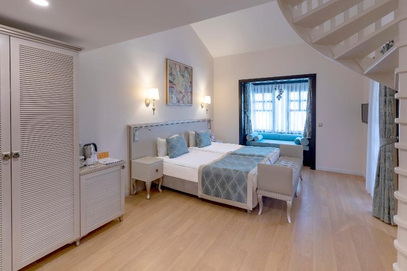 Starlight Resort Hotel - Oda