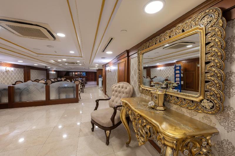 Nova Plaza Park Hotel - Lobi