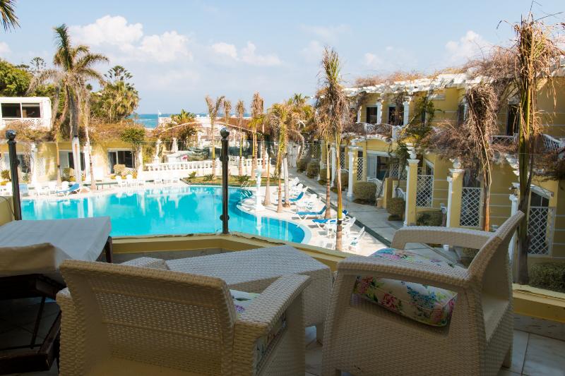 Paradise Inn Beach Resort - Genel