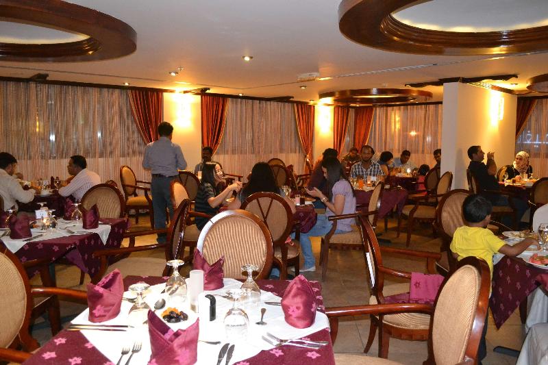 Sunday Sharjah Aparthotel Formerly Royal Tulip - Restoran