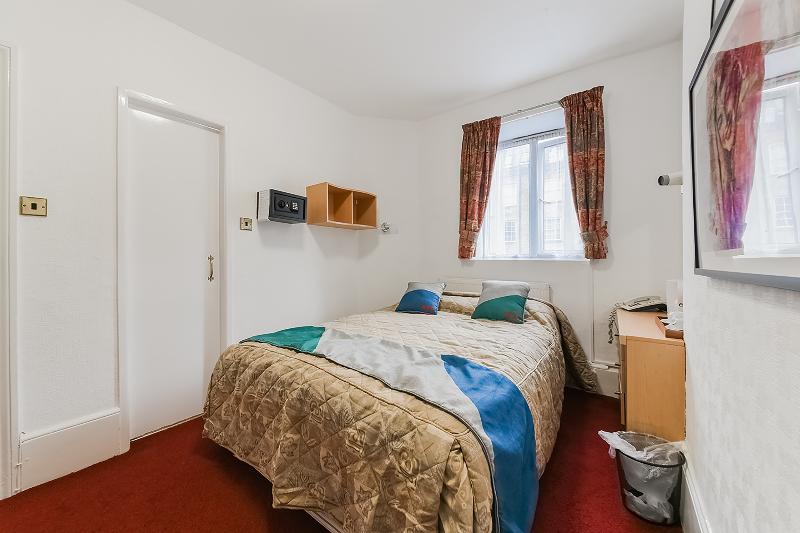 Boston Court Hotel - Oda