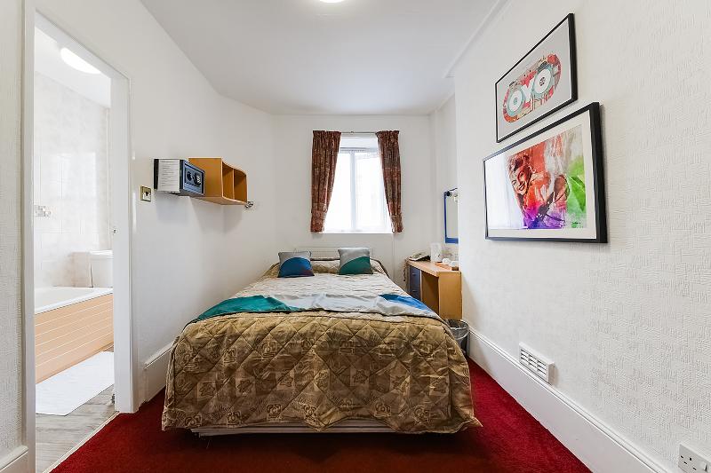Boston Court Hotel - Oda
