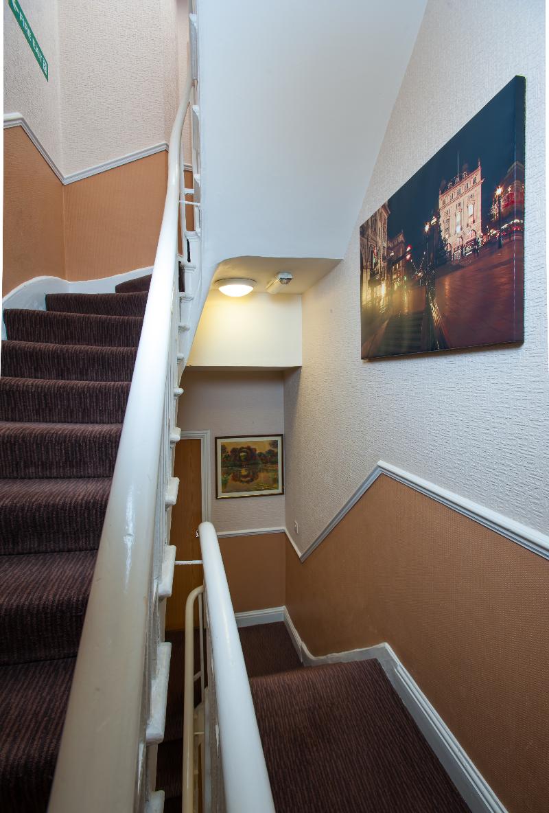 Dover Hotel - Genel
