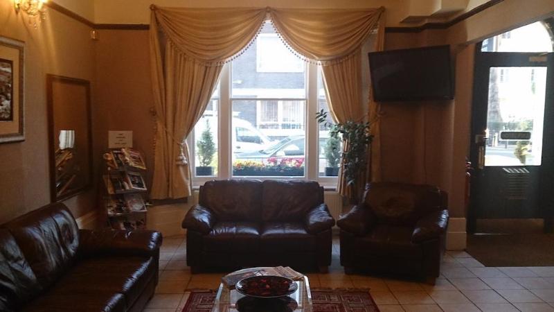 Hyde Park Court - Genel
