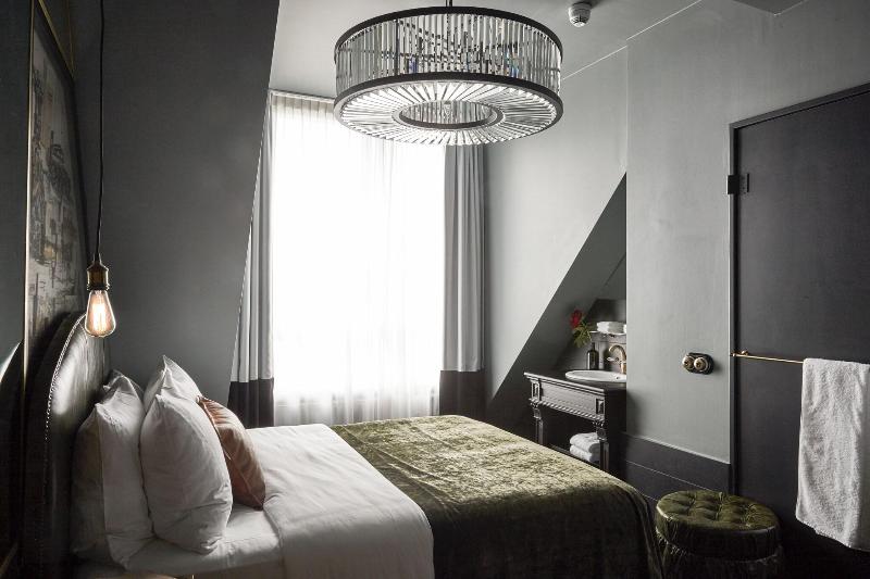 Sir Savigny Hotel - Oda
