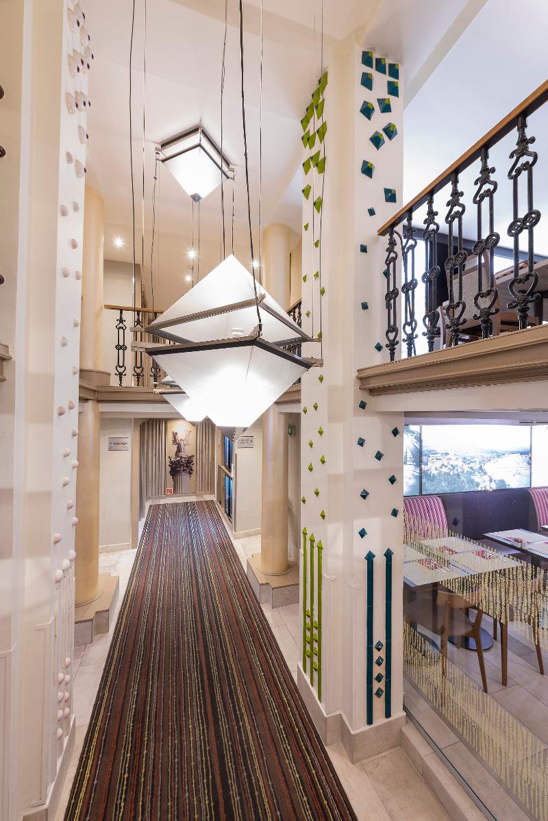 The Three Corners Hotel Art - Lobi