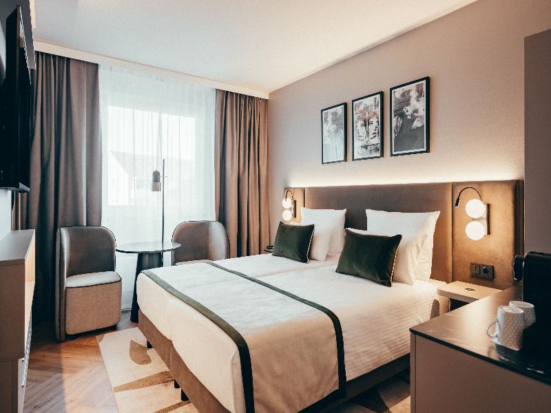 Leonardo Hotel Köln - Oda