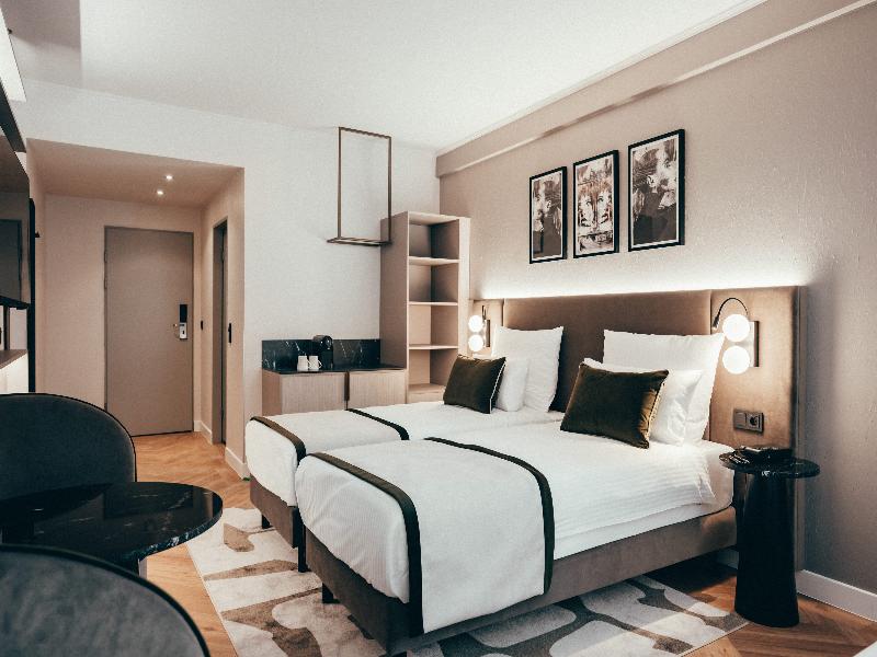 Leonardo Hotel Köln - Oda