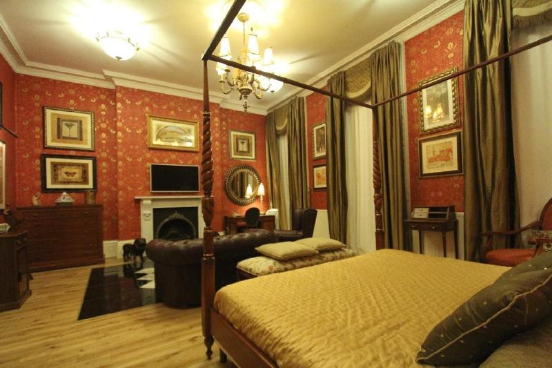 Opulence - Oda