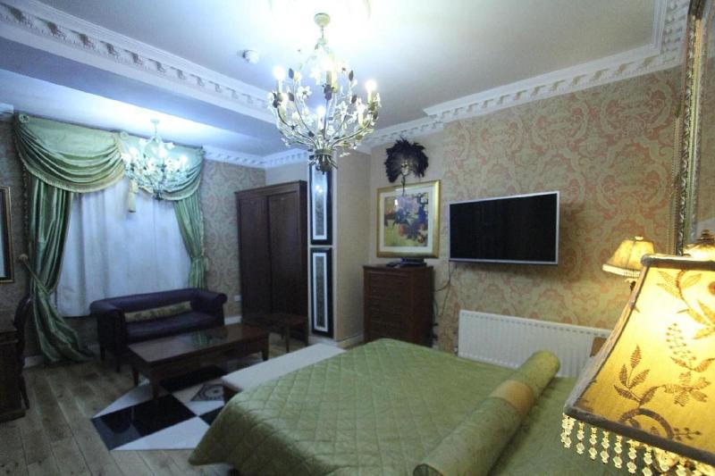 Opulence - Oda