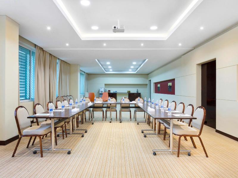 Ibis Muscat - Toplantı