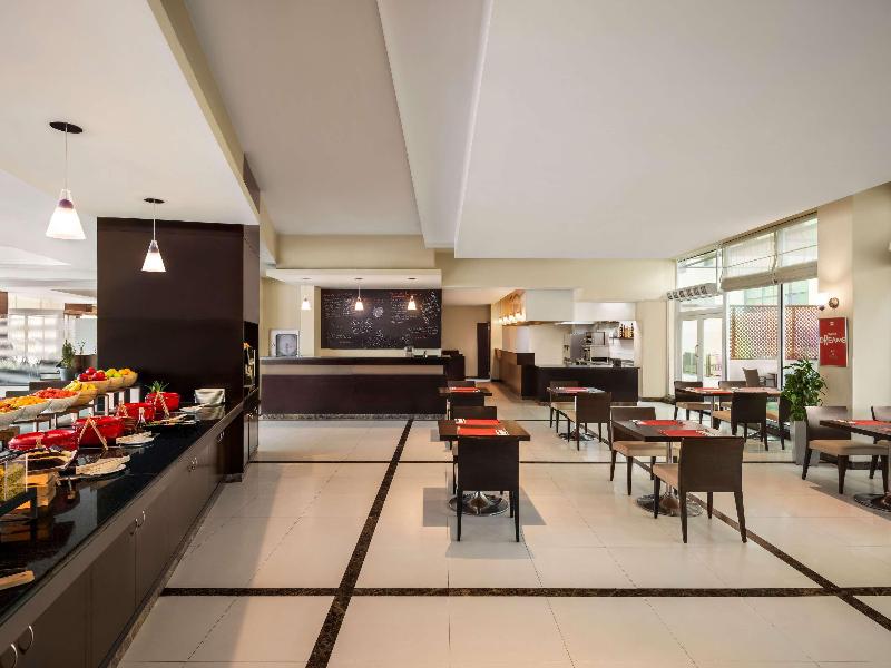 Ibis Muscat - Restoran