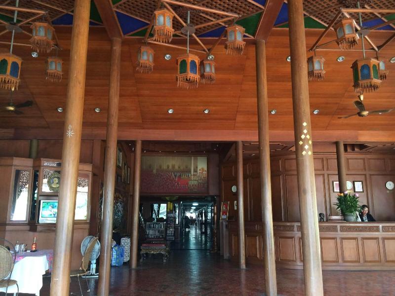 Changpuak Hotel Chiang Mai - Lobi