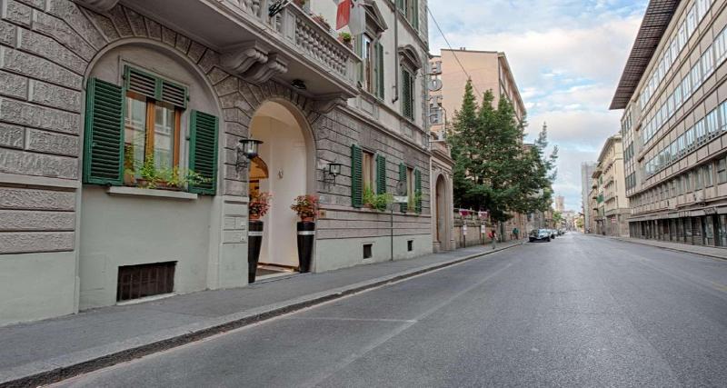 De La Pace, Sure Hotel Collection by Best Western - Genel
