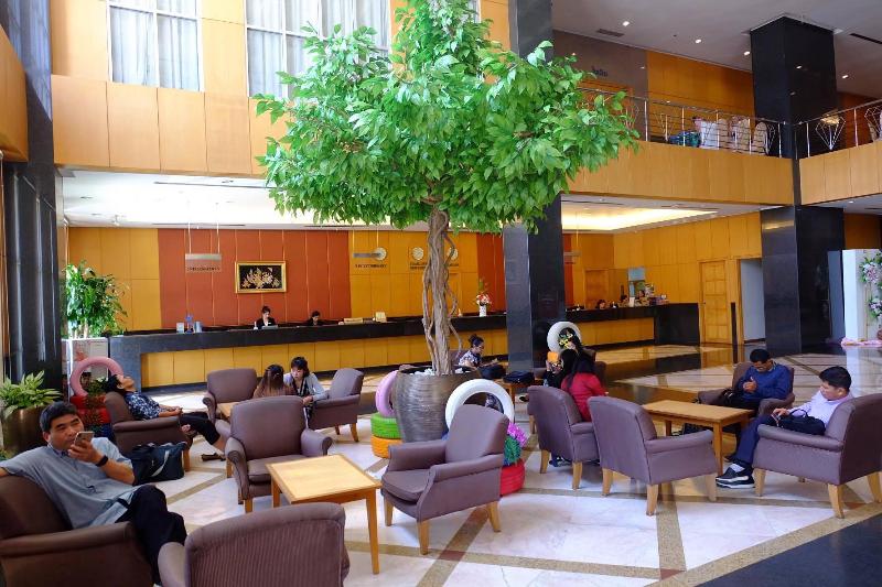 Diamond Plaza Hotel - Lobi