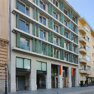 Leon Hotel & Lounge