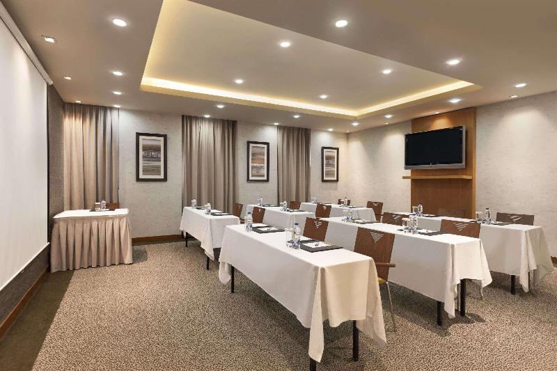 Montreal Barsha Hotel - Toplantı