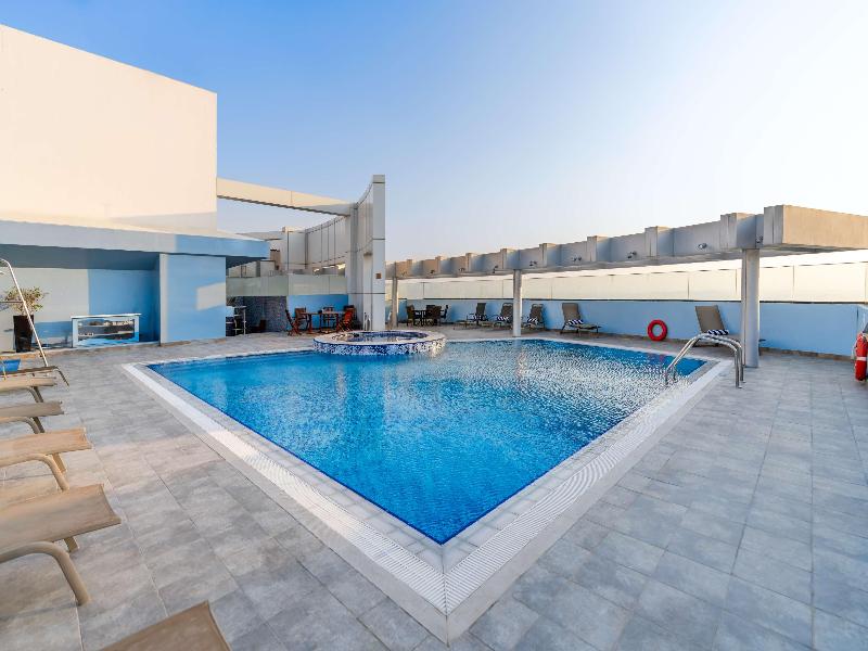 Montreal Barsha Hotel - Havuz