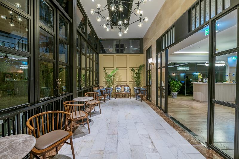 Sawaddi Patong Resort & Spa by Tolani - Lobi