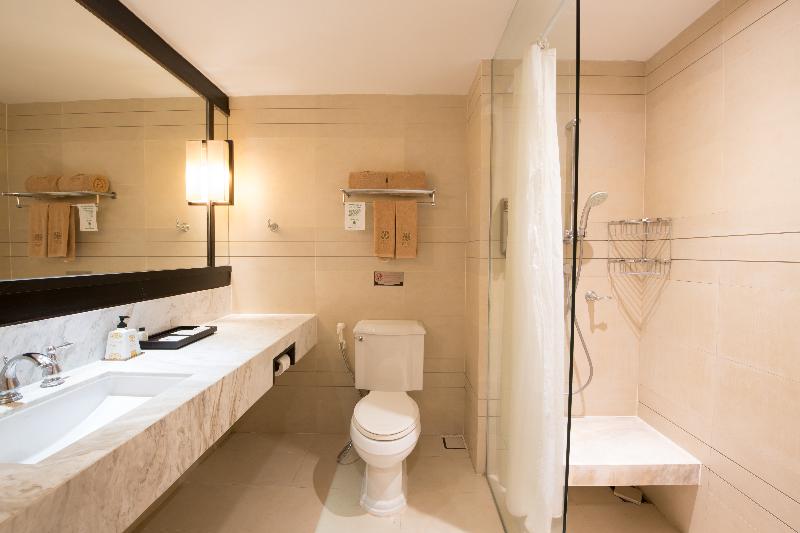 Sawaddi Patong Resort & Spa by Tolani - Oda