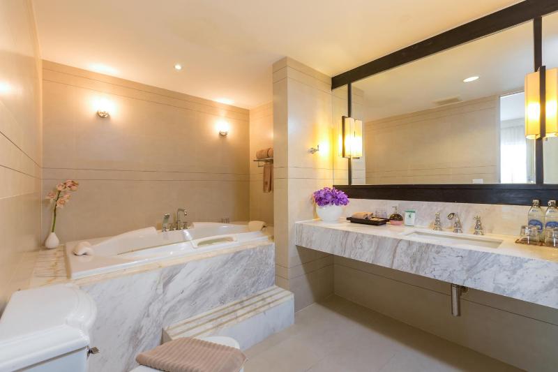 Sawaddi Patong Resort & Spa by Tolani - Oda