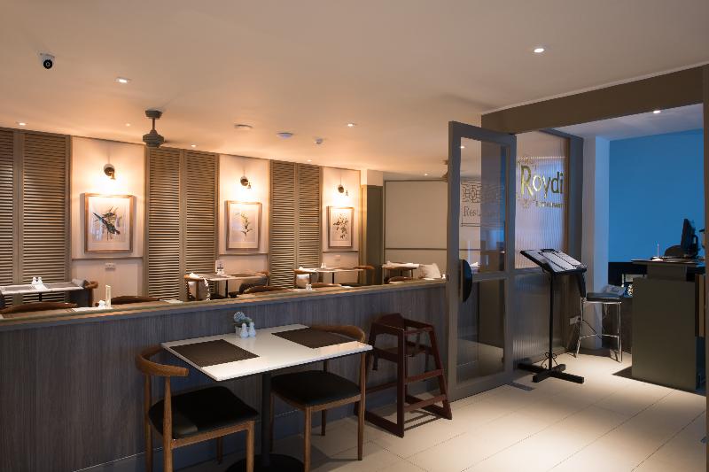 Sawaddi Patong Resort & Spa by Tolani - Restoran