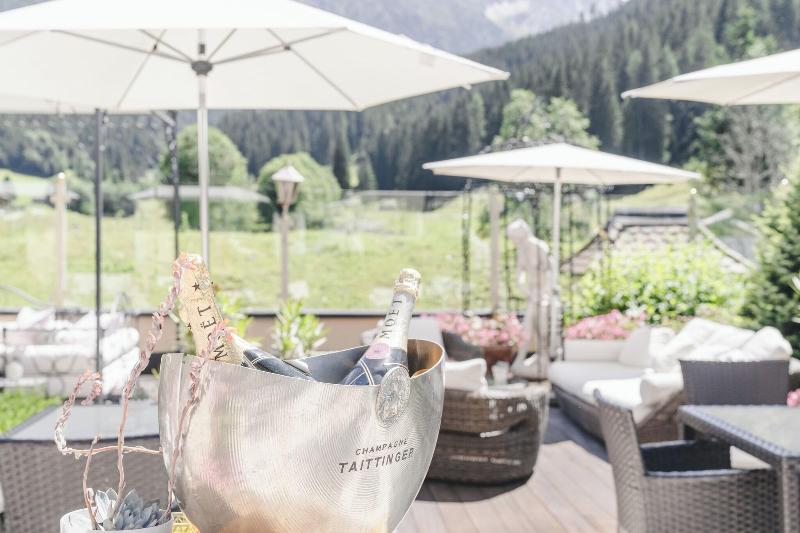 Traumhotel Alpina - Genel