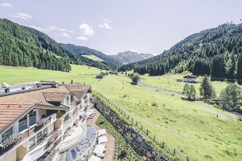 Traumhotel Alpina - Genel