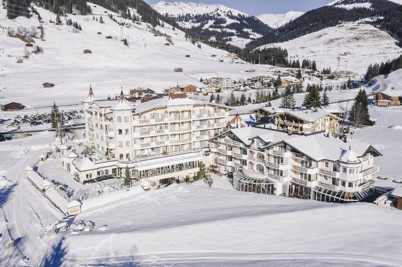 Traumhotel Alpina - Genel