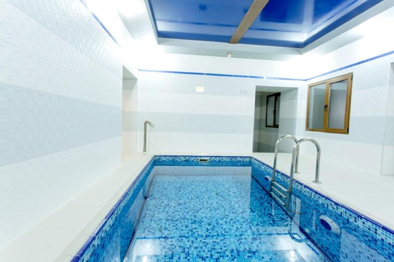 Austin Hotel Baku - Havuz