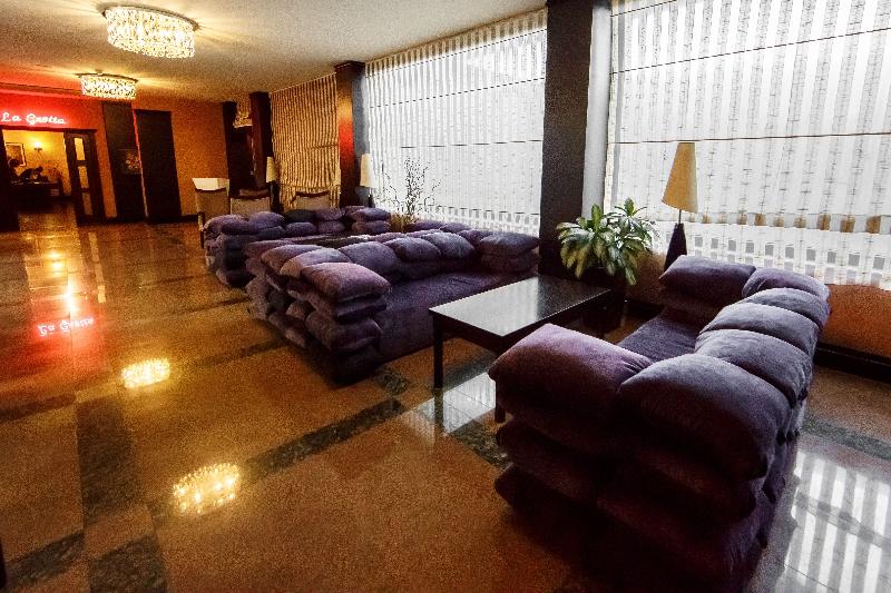 The Crown Hotel - Lobi