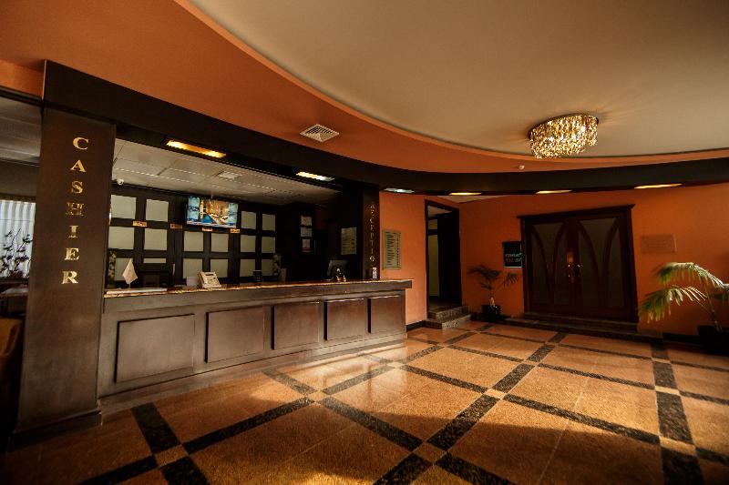 The Crown Hotel - Lobi