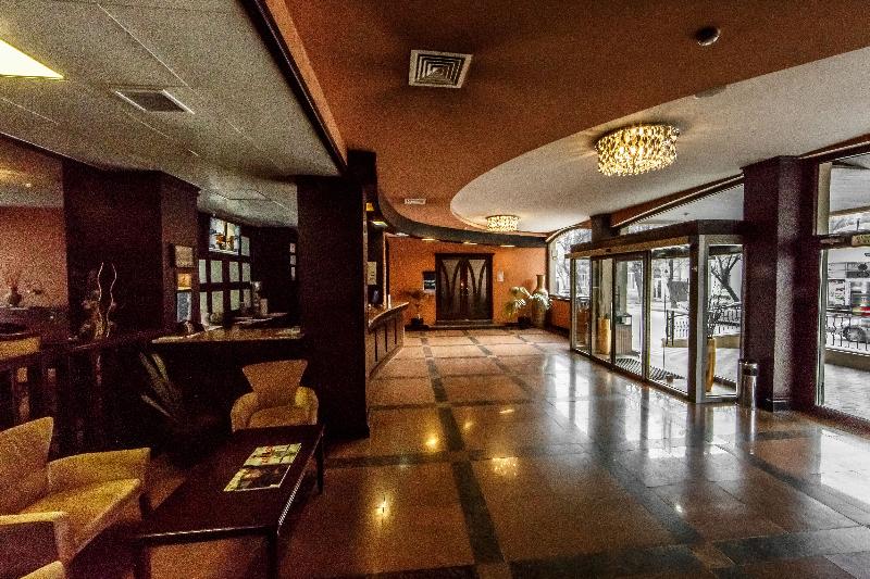 The Crown Hotel - Lobi