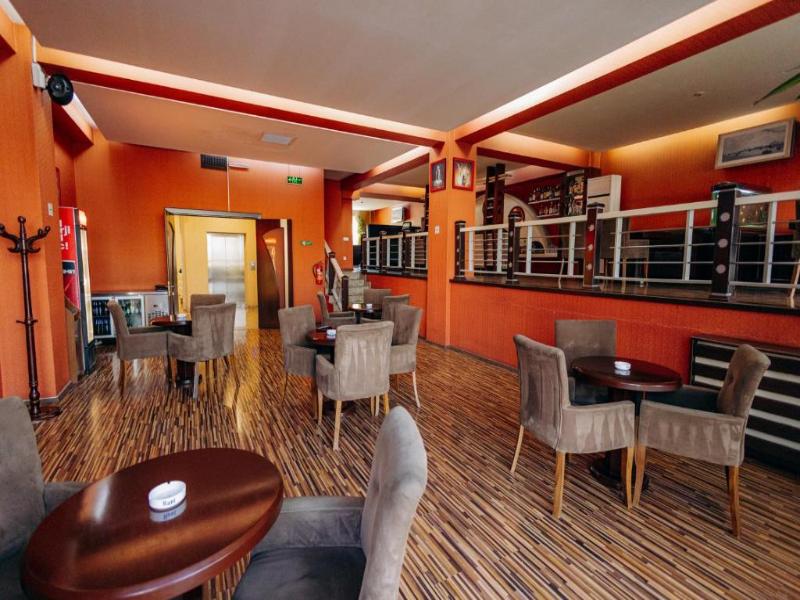 Days Hotel by Wyndham Baku - Bar