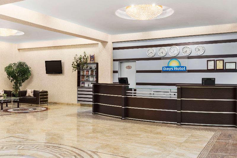 Days Hotel by Wyndham Baku - Lobi