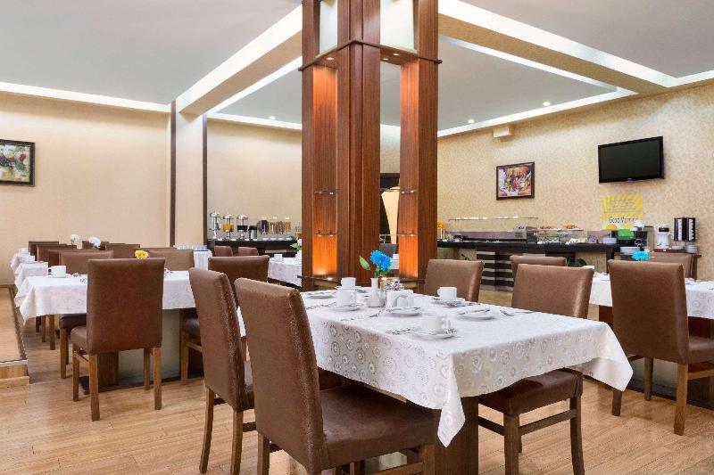Days Hotel by Wyndham Baku - Restoran