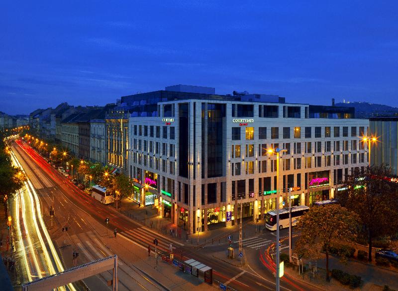 Courtyard Budapest - Genel